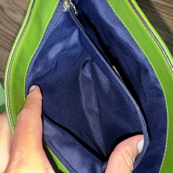 COACH Hampton Hobo 2008 - Picture 9 of 13